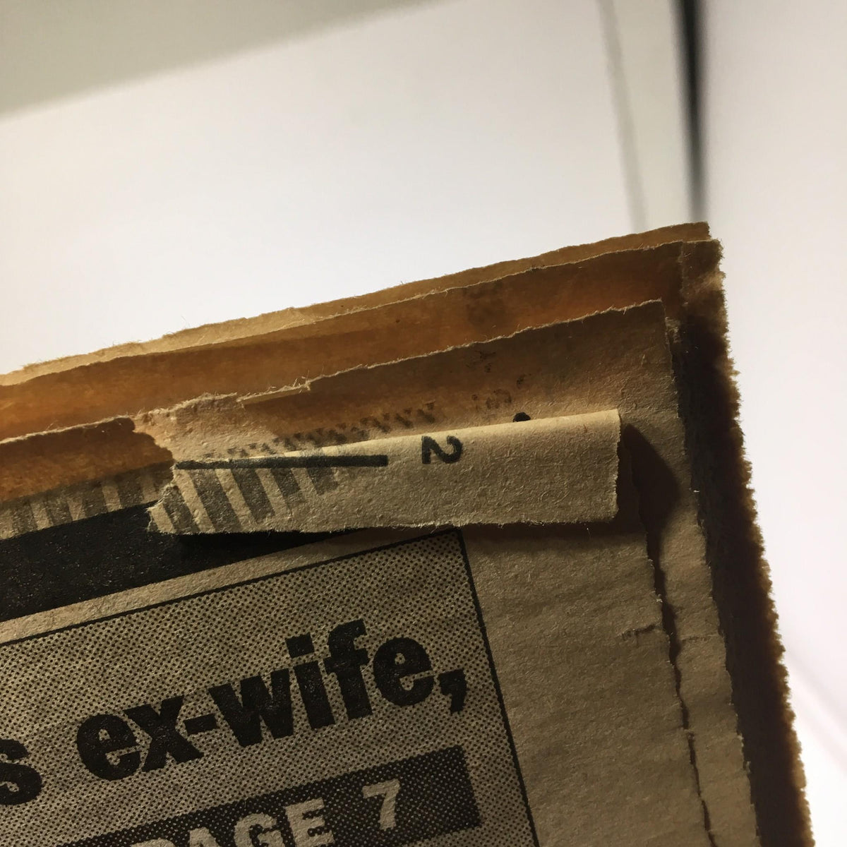 Condition details of the New York Daily News from October 12, 1996, including minor wear and staining on the edges.
