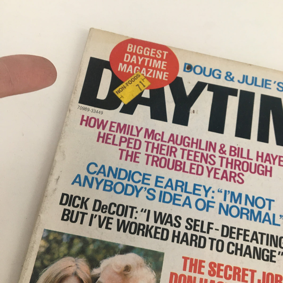 Close-up of the Daytime TV Magazine January 1977 cover with highlights about Bill Hayes, Susan Seaforth Hayes, and other featured stars.
