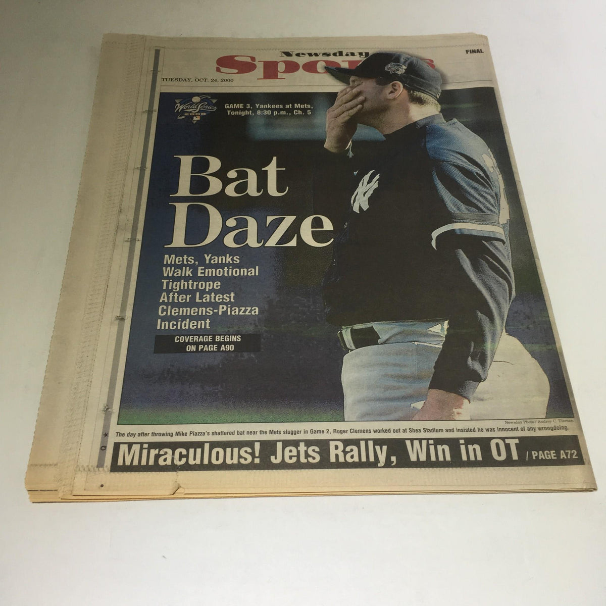 Second page of Newsday, dated October 24, 2000, showcasing the title 'Bat Daze,' discussing the emotional aftermath of the Clemens-Piazza incident.