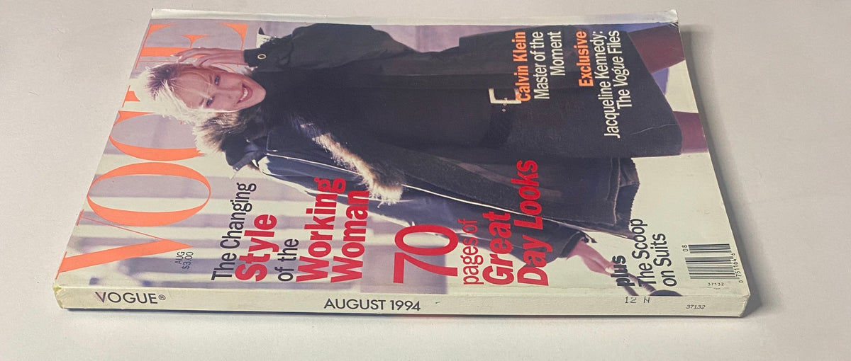 Side view of Vogue Magazine August 1994 cover showcasing Karen Mulder, emphasizing '70 pages of Great Day Looks' and Calvin Klein's influence in fashion.