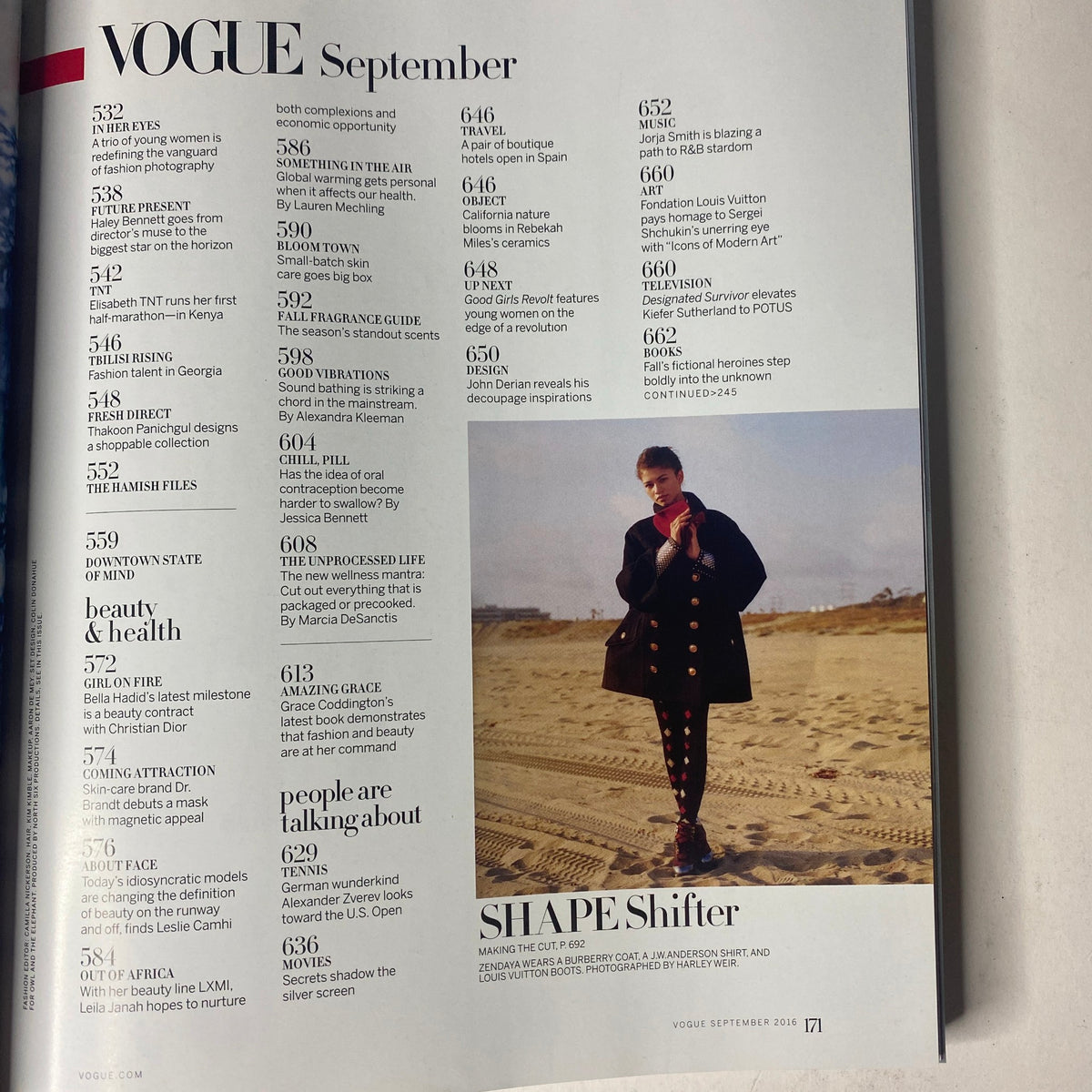 Vogue Magazine September 2016 contents page highlighting articles on fashion, health, beauty, and lifestyle, featuring Kendall Jenner's cover.