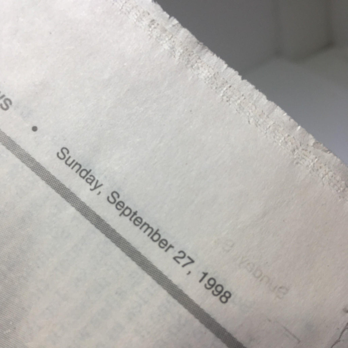 Close-up of the NY Daily News publication date, indicating Sunday, September 27, 1998, for the 'Great Yankee Moments' issue.
