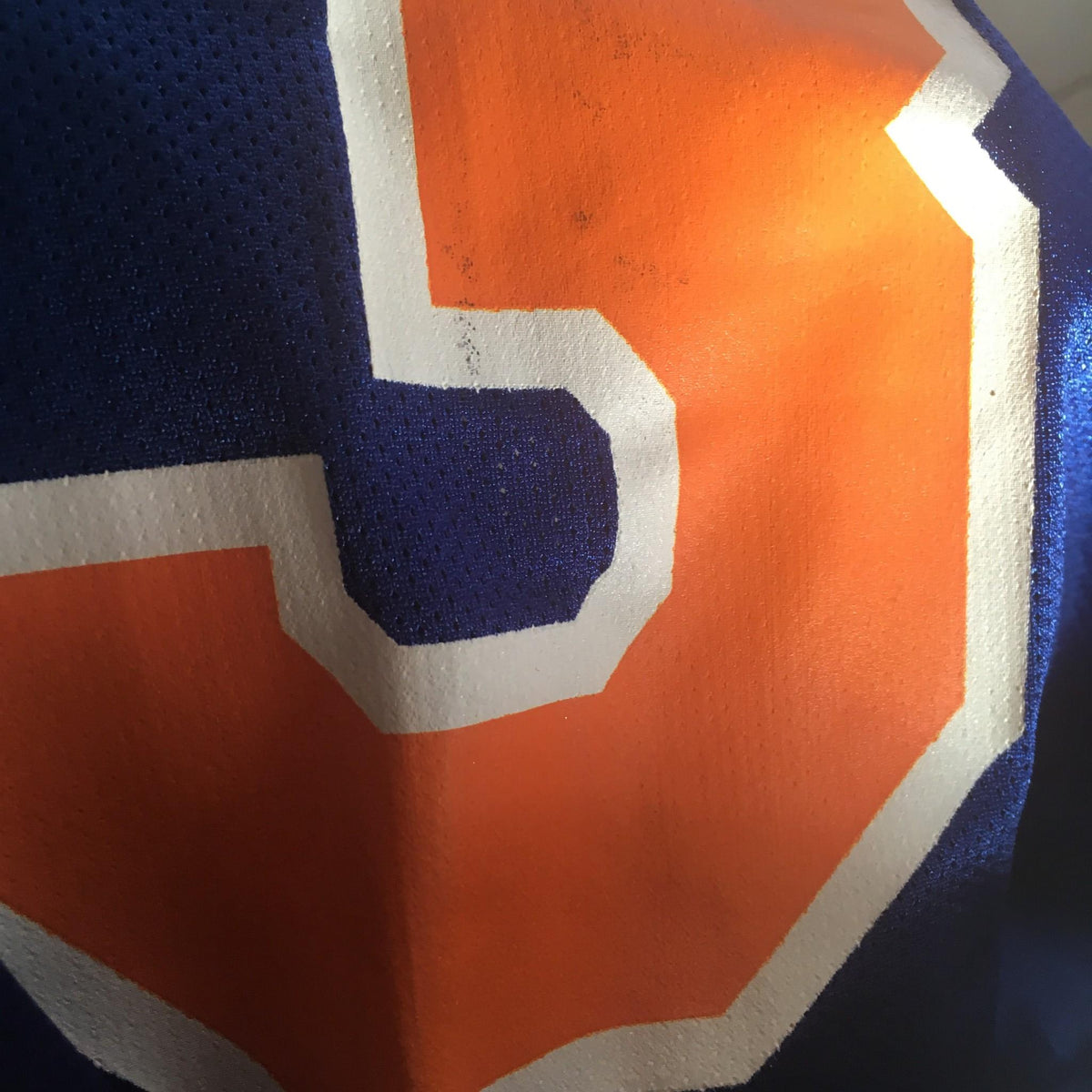Close-up of the number 3 on the NBA New York Knicks Stephon Marbury #3 Reebok Jersey Size 2XL