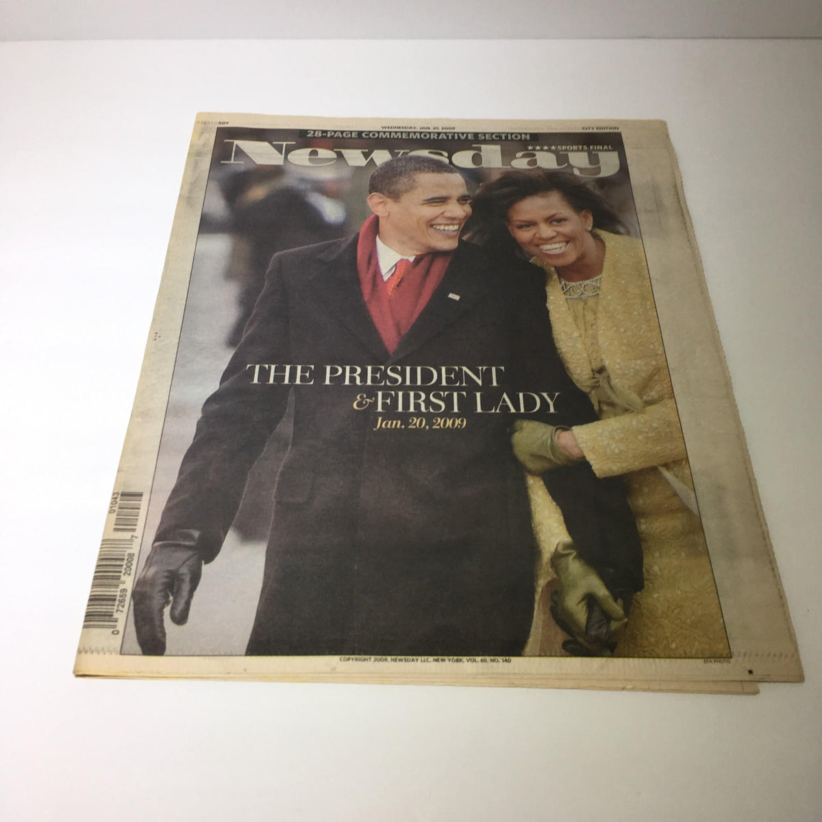 Cover of NY Daily News commemorative edition featuring Barack Obama and Michelle Obama, titled 'THE PRESIDENT & FIRST LADY,' dated Jan. 20, 2009, in excellent condition.