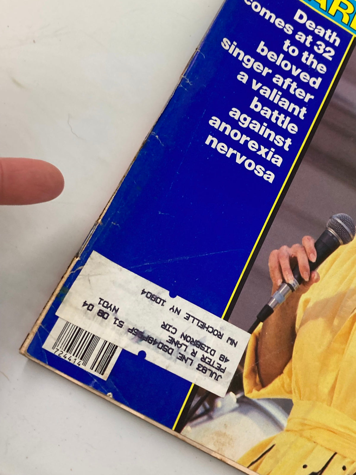 Close-up of the spine and label of the VTG People Weekly Magazine from February 21, 1983, emphasizing its condition and collector's appeal, showcasing Karen Carpenter's feature.