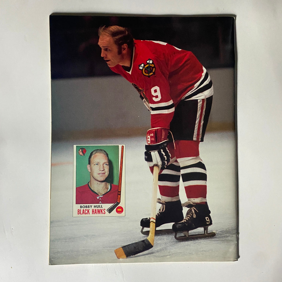 Cover page of Beckett Hockey Monthly Magazine January 1991 #3 featuring Bobby Hull, a prominent NHL player, with a trading card image.
