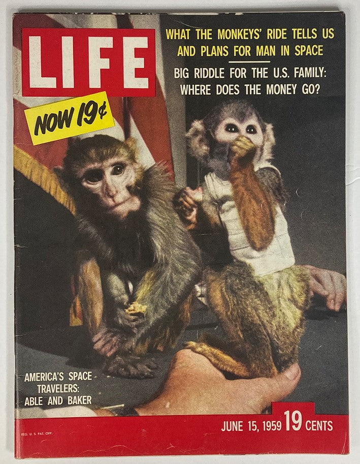 Cover of VTG Life Magazine June 15 1959 Vol 48 #24 featuring Space Travelers Able and Baker, with two monkeys and the text discussing space travel.