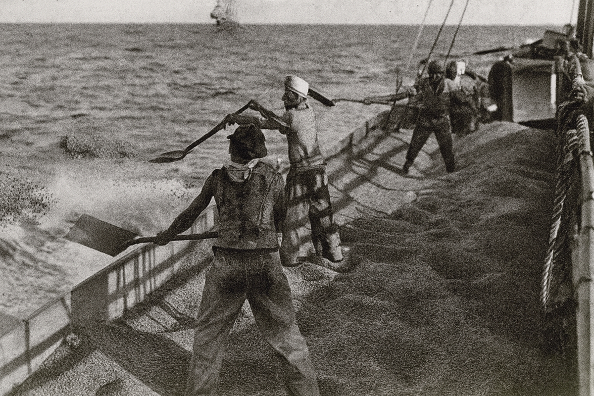Brazil’s Coffee Crisis of 1937: Dumping Beans into the Atlantic to Save the Market