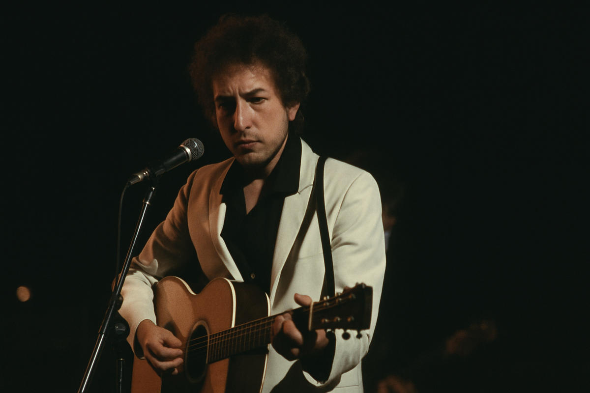 Bob Dylan, Isle of Wight, and the Reluctant Voice of a Generation