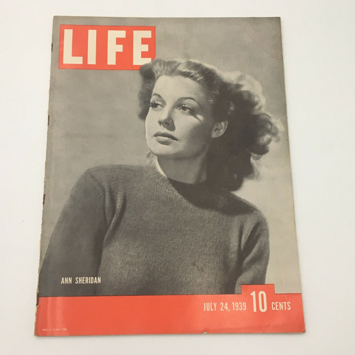 Vintage Life Magazine cover from July 24, 1939, featuring American actress Ann Sheridan, showcasing her in a portrait with a stylish sweater and a sophisticated hairstyle. Ideal for collectors of Hollywood memorabilia.