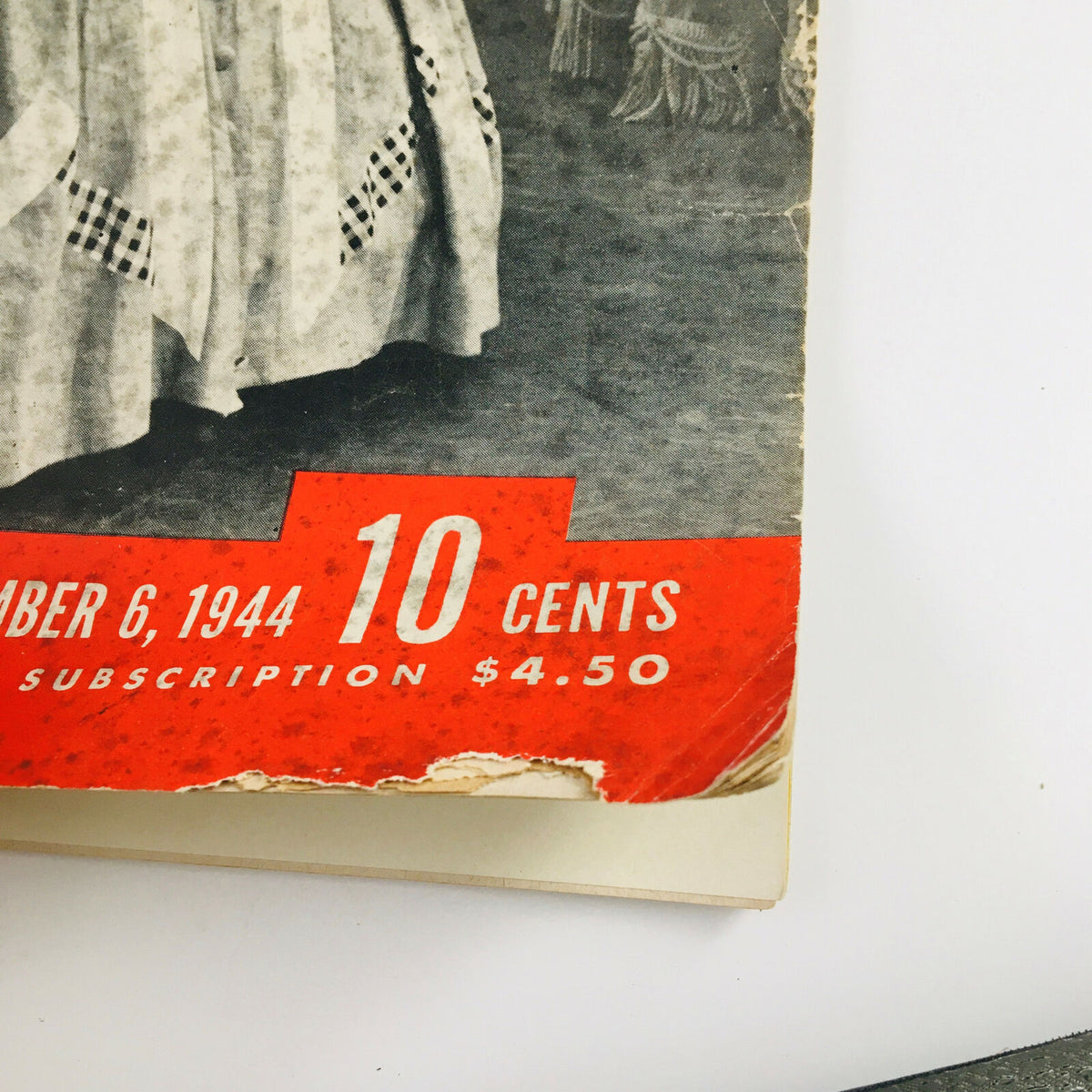 Cover of the vintage Life Magazine dated November 6, 1944, advertising subscription details and price, highlighting the Broadway feature 'Bloomer Girl'.