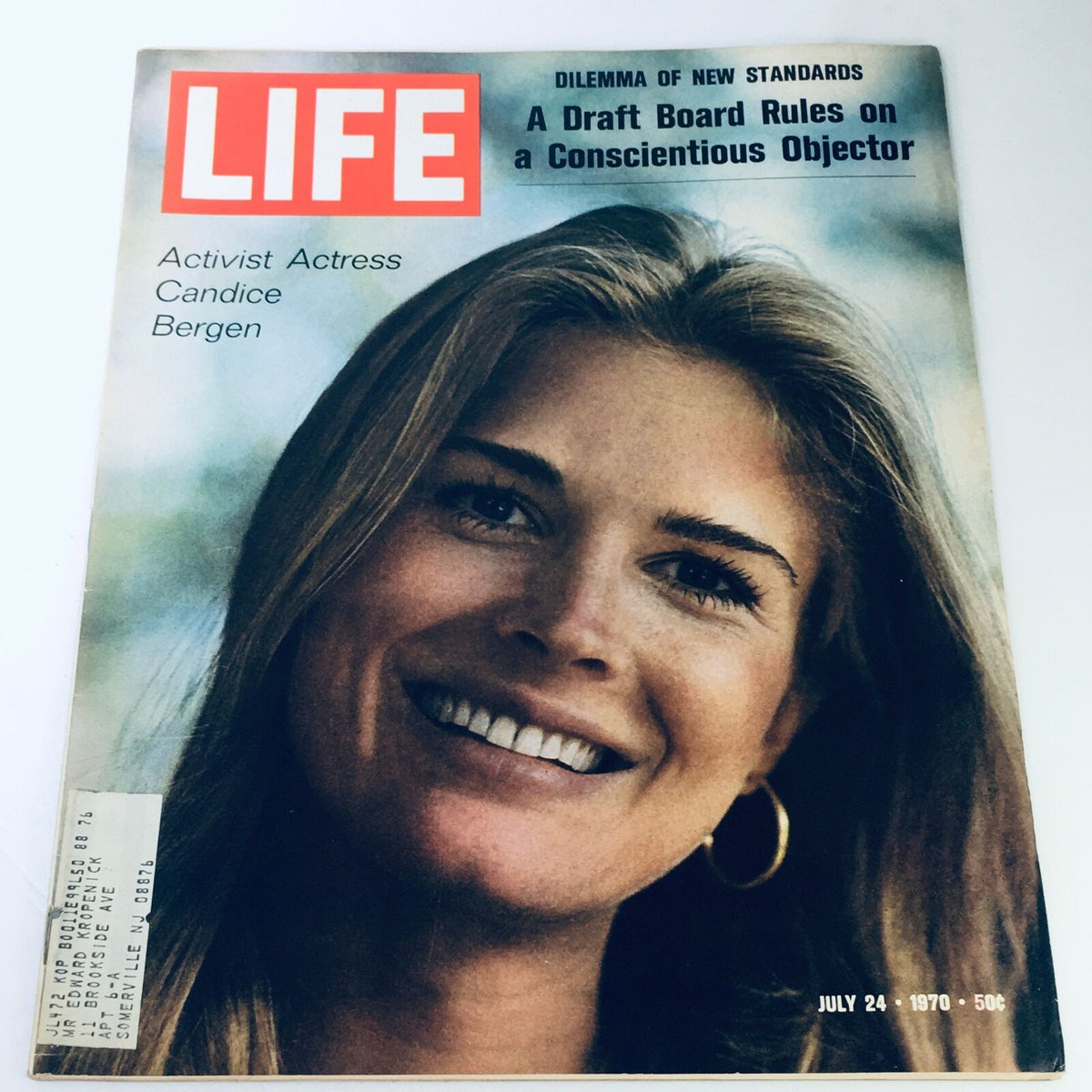 Cover of VTG Life Magazine July 24 1970 featuring activist and actress Candice Bergen, highlighting her cultural impact and the magazine's historical significance.
