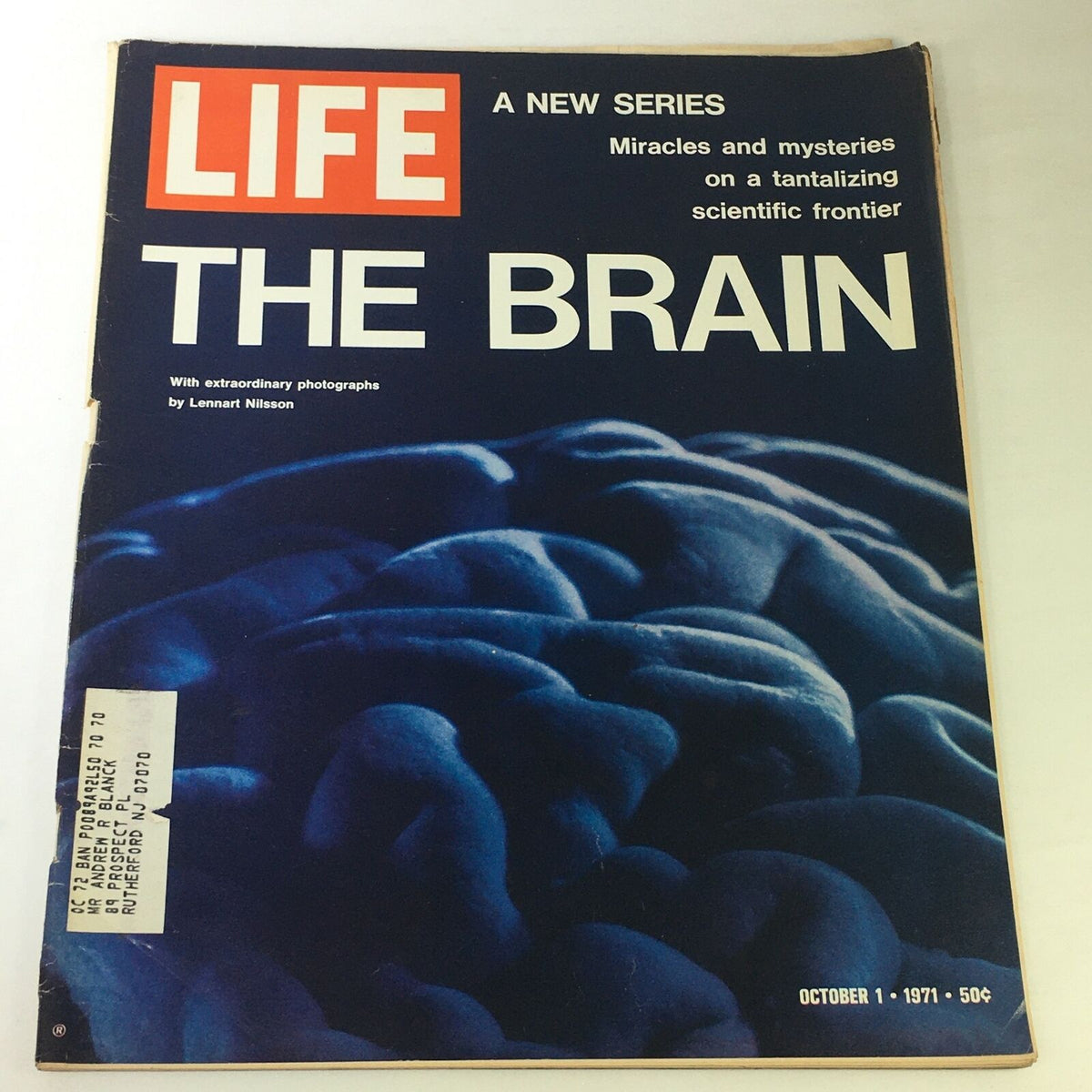 Cover of the VTG Life Magazine October 1, 1971 featuring 'The Extraordinary Brain' by Lennart Nilsson, showcasing photography of the human brain. Highlights include vibrant visuals and educational insights into the complexities of neuroscience.