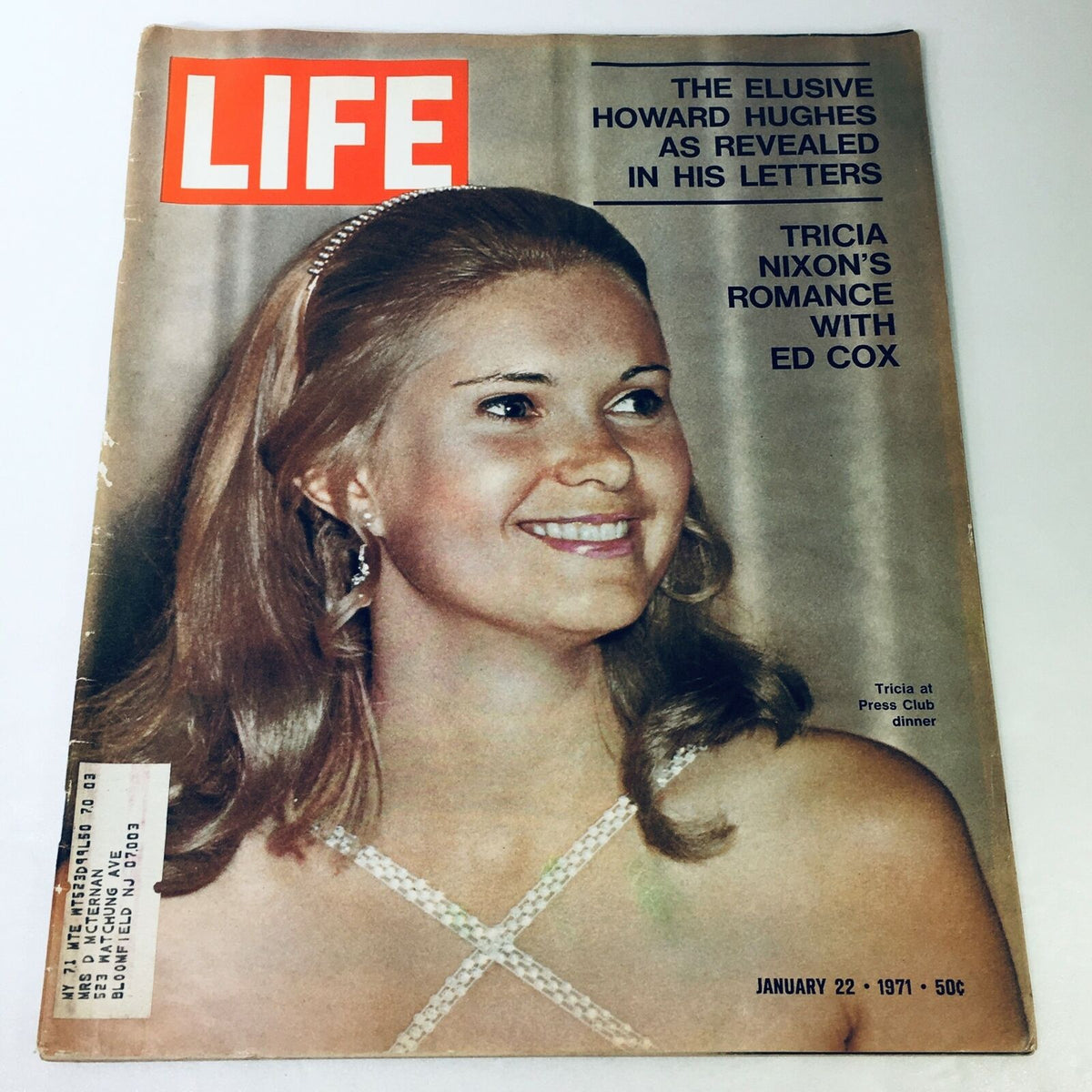 Vintage Life Magazine cover from January 22, 1971, featuring an article about Tricia Nixon's romance with Ed Cox. The cover showcases a smiling Tricia Nixon, highlighting the magazine's engaging narrative on personal and cultural moments of the era.