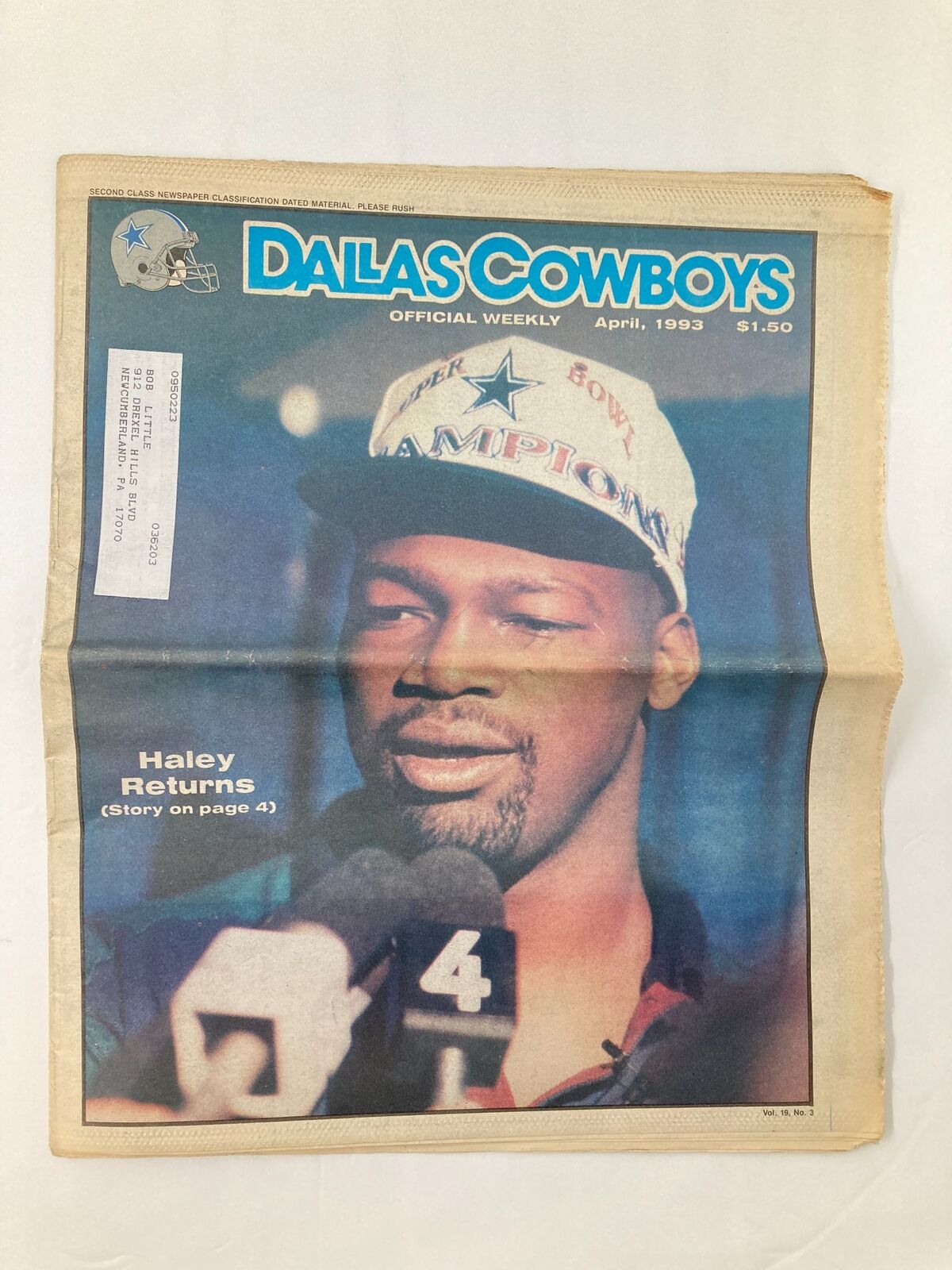Cover of the Dallas Cowboys Weekly Newspaper, April 1993, Vol 19 #3, featuring Charles Haley in a press conference after his return to the team.