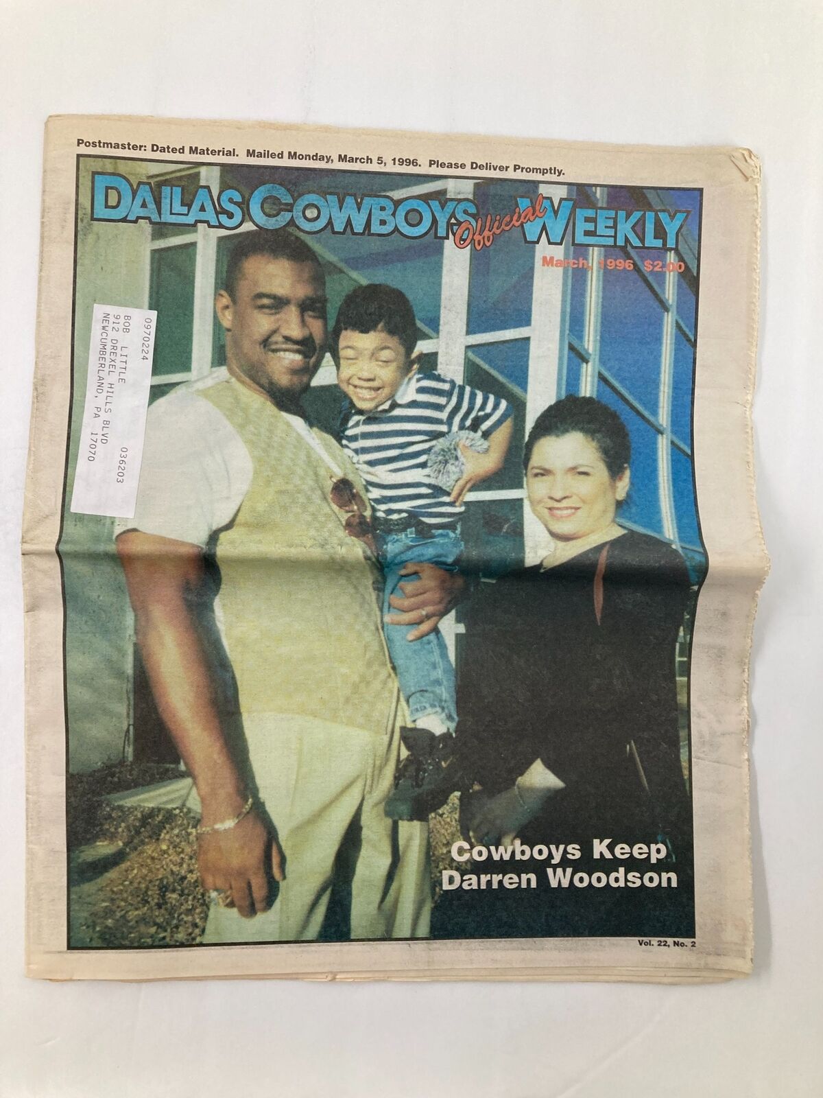 Dallas Cowboys Weekly Newspaper March 1996 Vol 22 #2 featuring Darren Woodson with a family photo.