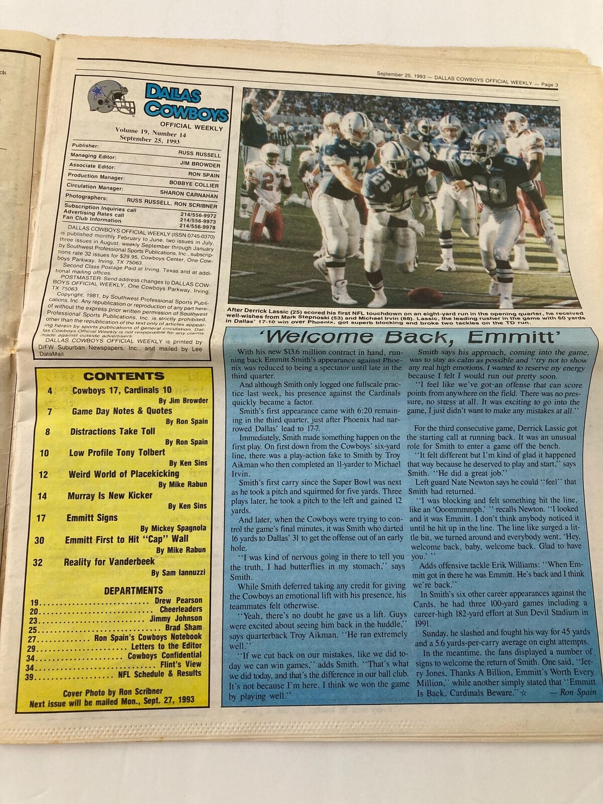 Inside page of the Dallas Cowboys Weekly Newspaper, September 25, 1993, with the headline 'Welcome Back, Emmitt' and game highlights.