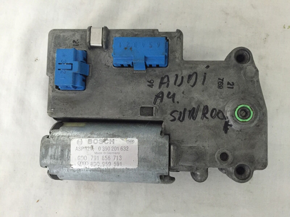 AUDI 5000 90 BOSCH SUNROOF MOTOR 0 390 201 632, high-quality automotive component for vintage car restoration, featuring blue connectors and robust design.