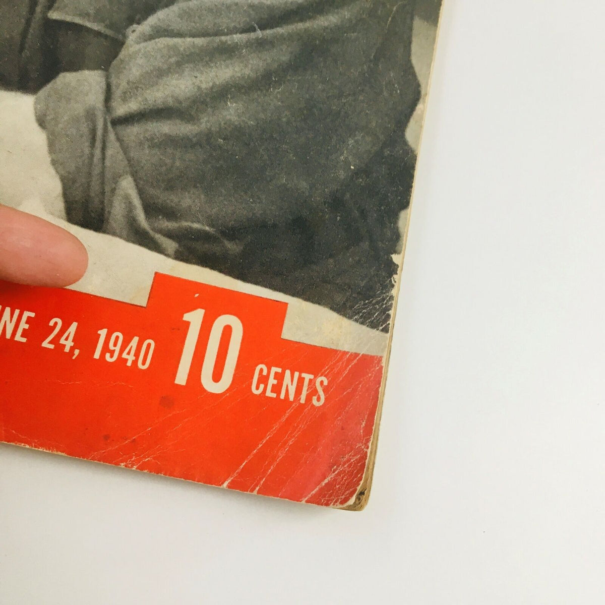 Detailed view of the price and publication date on the VTG Life Magazine June 24 1940 cover, highlighting 10 cents and the date.