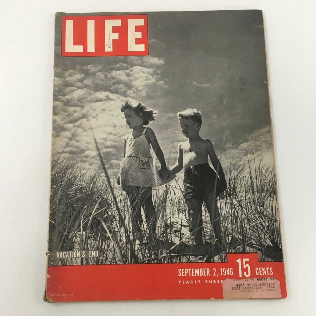 VTG Life Magazine September 2 1946 cover featuring children holding hands at vacation's end amidst a grassy backdrop.