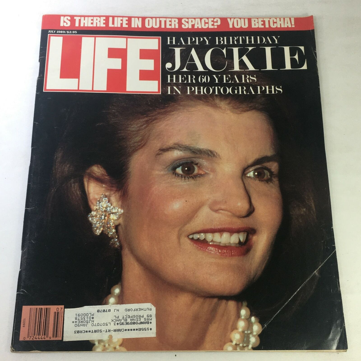 Cover of VTG Life Magazine July 1989 featuring Jackie Kennedy Onassis celebrating her 60th Birthday in stunning photographs.