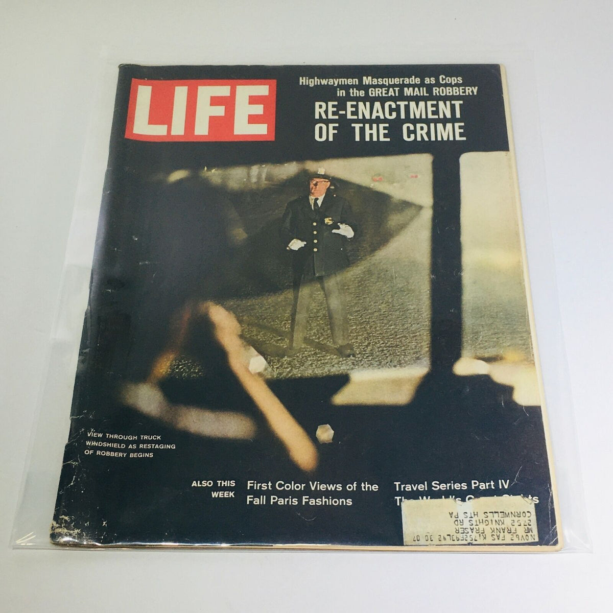 Cover of VTG Life Magazine: Aug 31 1962 featuring first color views of the Fall Paris Fashions and headline about re-enactment of a crime.
