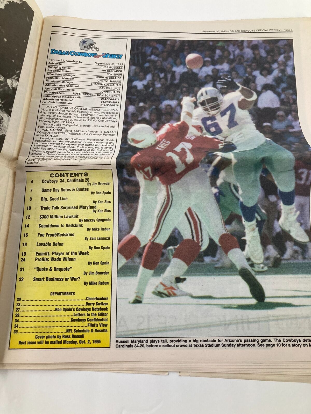 Inside page of Dallas Cowboys Weekly Newspaper September 30 1995 Vol 21 #16, showcasing the contents and articles including a statistical overview of the Cowboys' game.