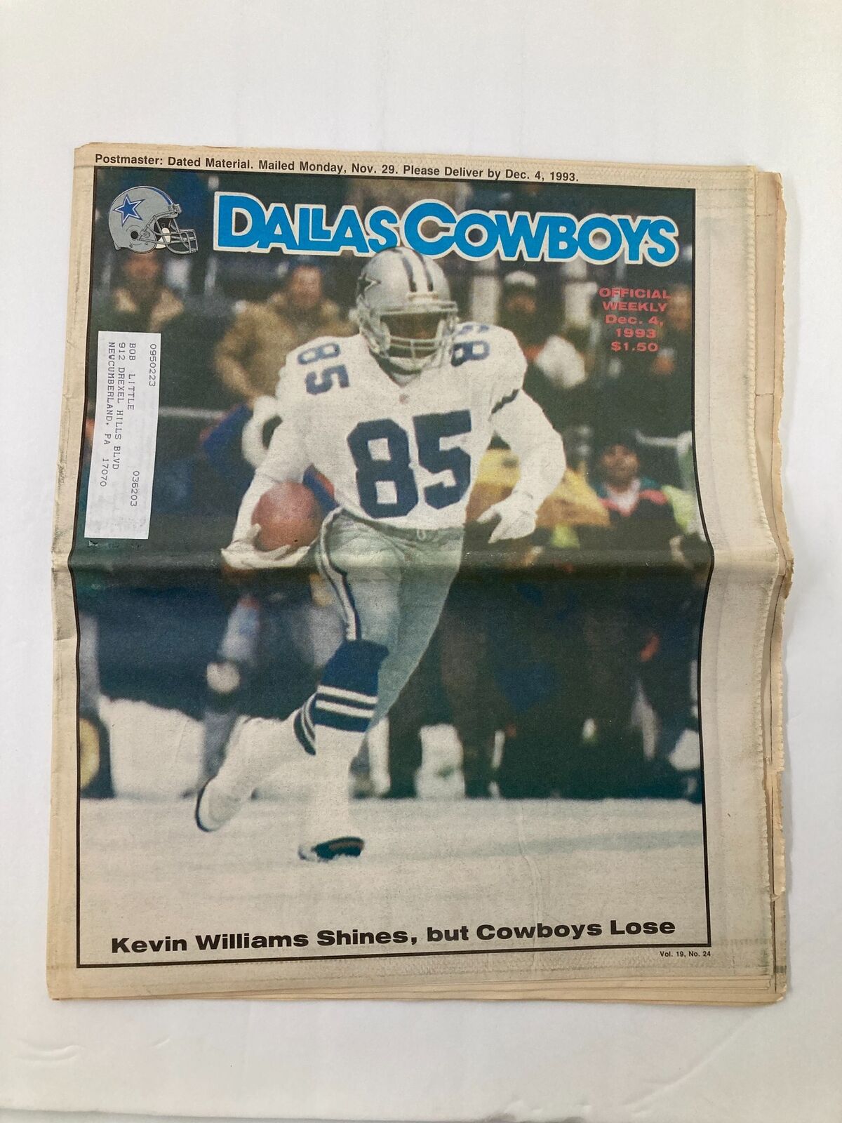 Dallas Cowboys Weekly Newspaper, December 4, 1993, Vol 19 #24 highlighting Kevin Williams Shines, depicting a player on the field.