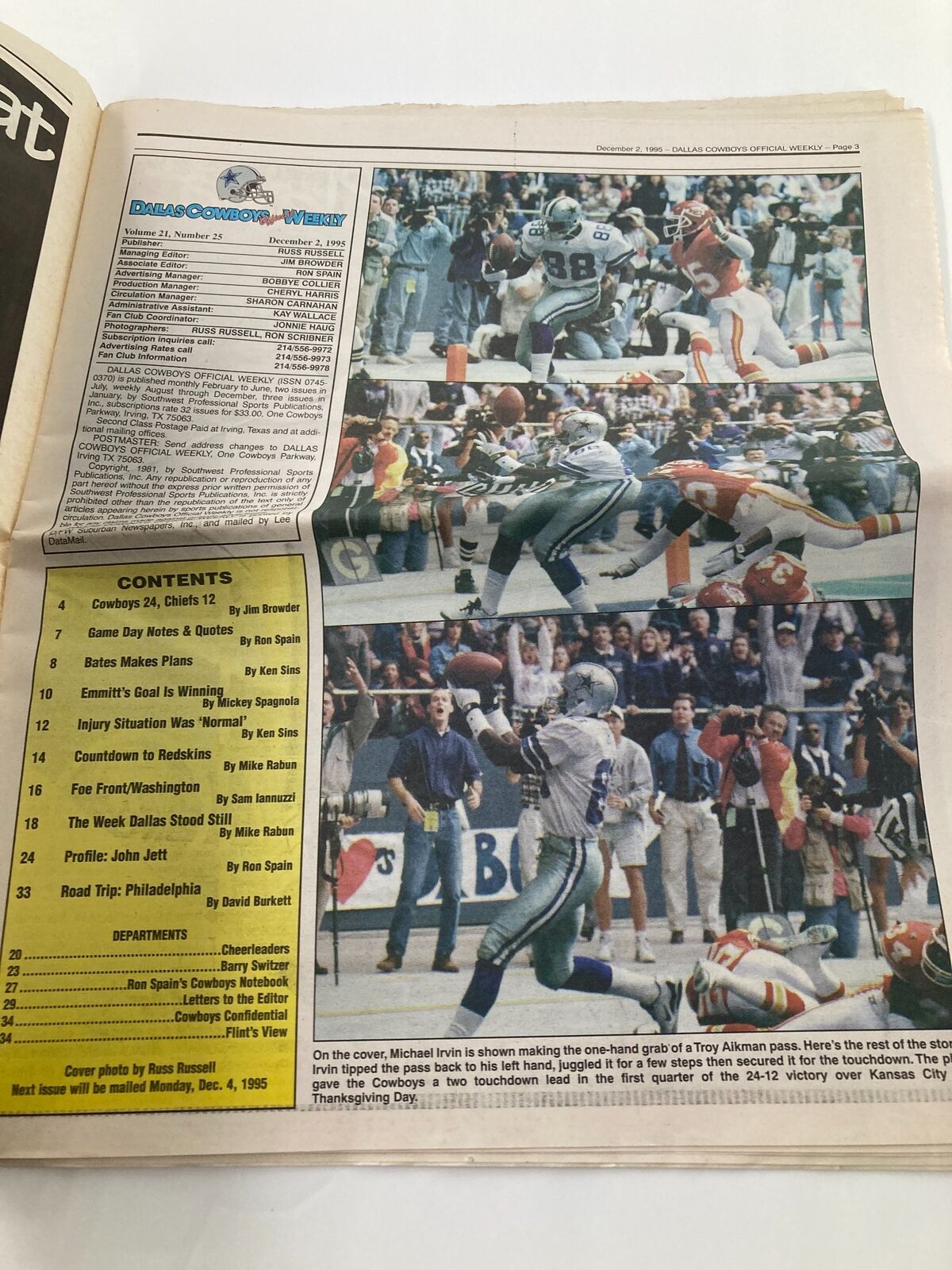 Inside page of Dallas Cowboys Weekly Newspaper December 2 1995 Vol 21 #25 showcasing Michael Irvin in action with a one-handed catch during a game.