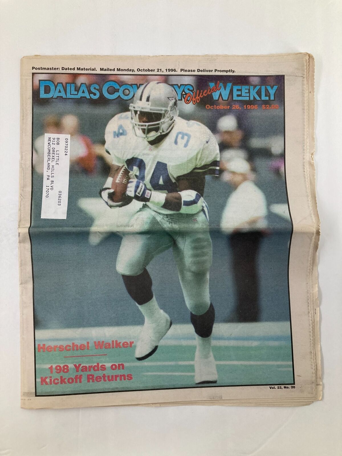 Dallas Cowboys Weekly Newspaper dated October 26, 1996, Vol 22 #20, illustrated with an image of Herschel Walker, highlighting his 198 yards on kickoff returns.