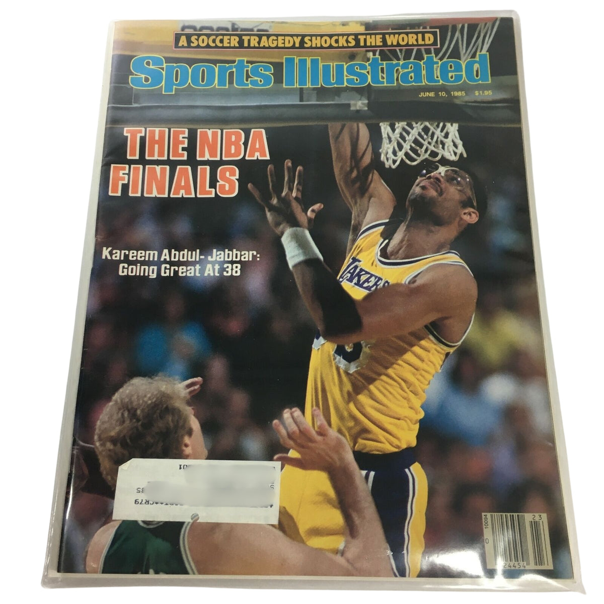 Lot of 10 1980s-2000s Sports Illustrated Magazine NBA NCAA Basketball showcasing Kareem Abdul-Jabbar in the June 10, 1985 issue.