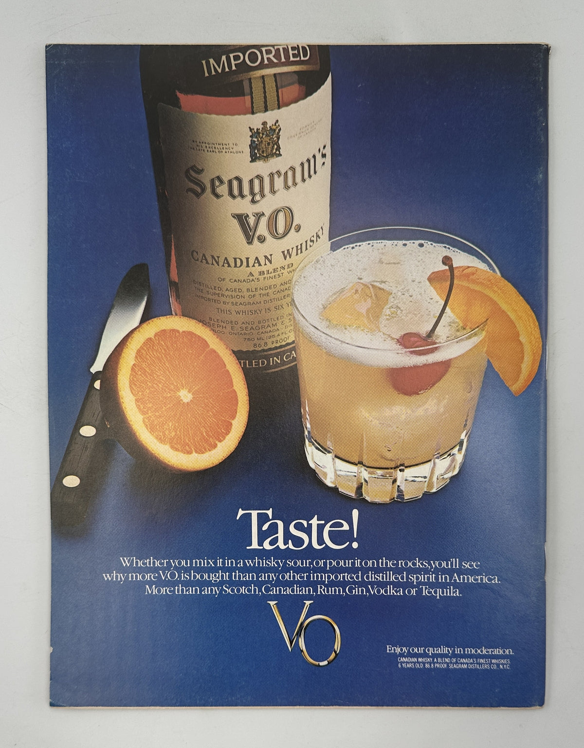 The New Yorker Magazine August 3, 1981 Harbor Dock Gate Charles E. Martin Cover VG featuring a vintage Seagram's V.O. Canadian whisky advertisement with a cocktail, orange garnish, and blue background