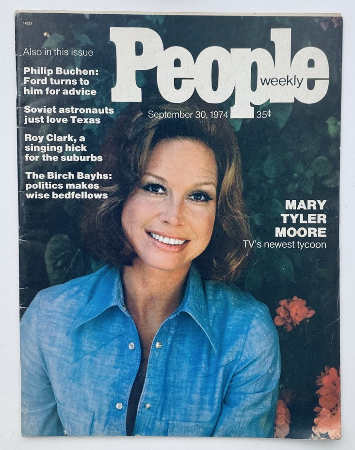 Vintage People Weekly Magazine cover from September 30, 1974 featuring Mary Tyler Moore, highlighting her as TV's newest tycoon with a charming photo and colorful floral background.