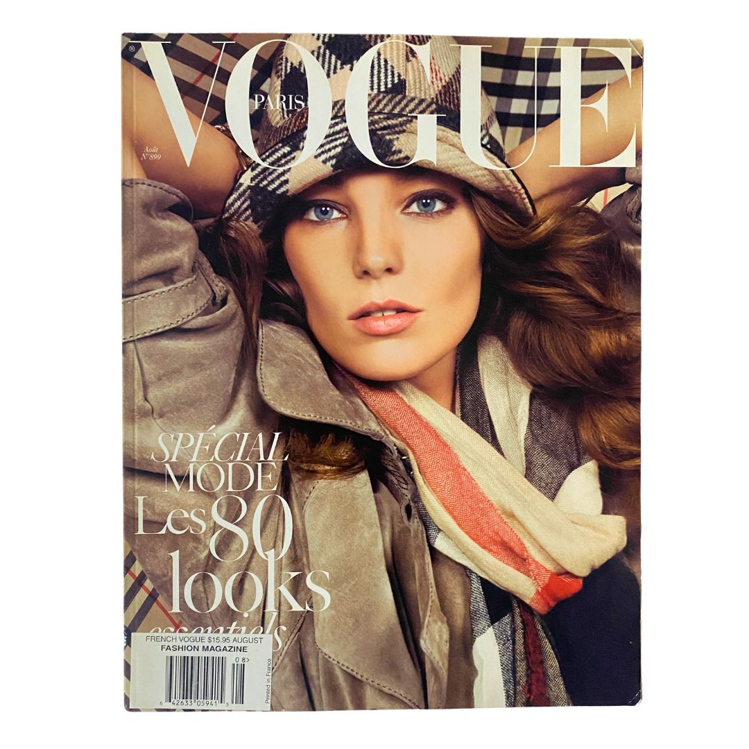 Cover of Vogue Paris Magazine August 2009 featuring model Daria Werbowy styled with chic fashion elements, photographed by Inez & Vinoodh.