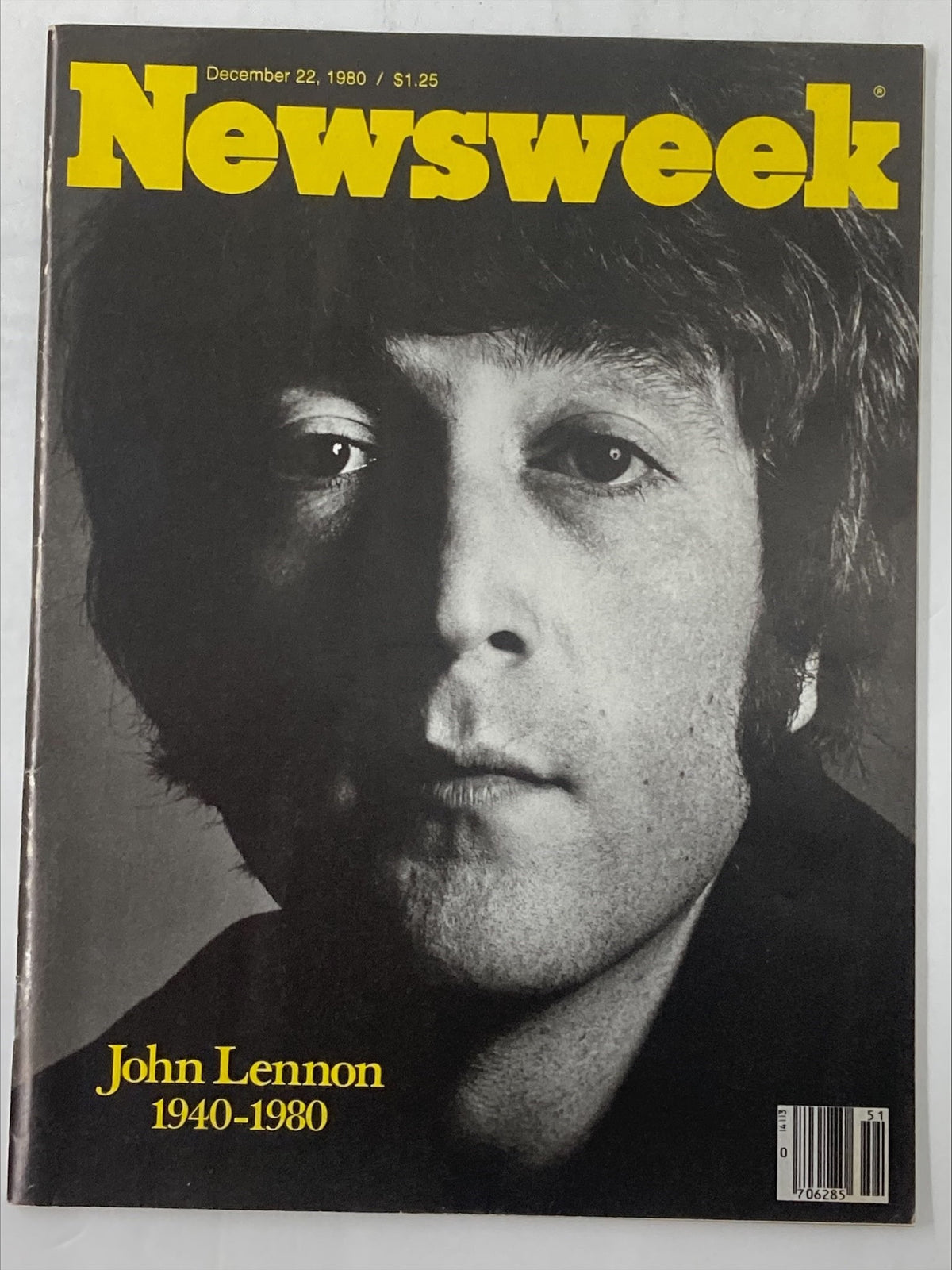 VTG Newsweek Magazine December 22, 1980 cover featuring an iconic tribute to John Lennon, with the caption 'John Lennon 1940-1980' and bold 'Newsweek' branding.