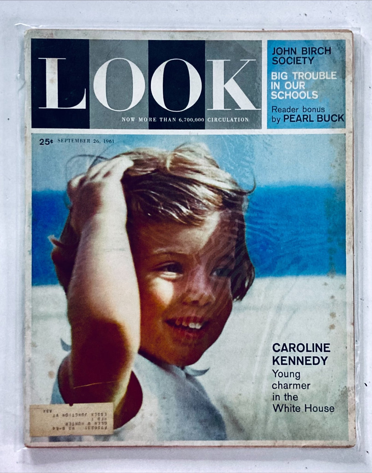 Front cover of Look magazine featuring Caroline Kennedy, dated September 26, 1961, from the lot of 17 1960s Look magazines showcasing JFK and Jacqueline Kennedy.