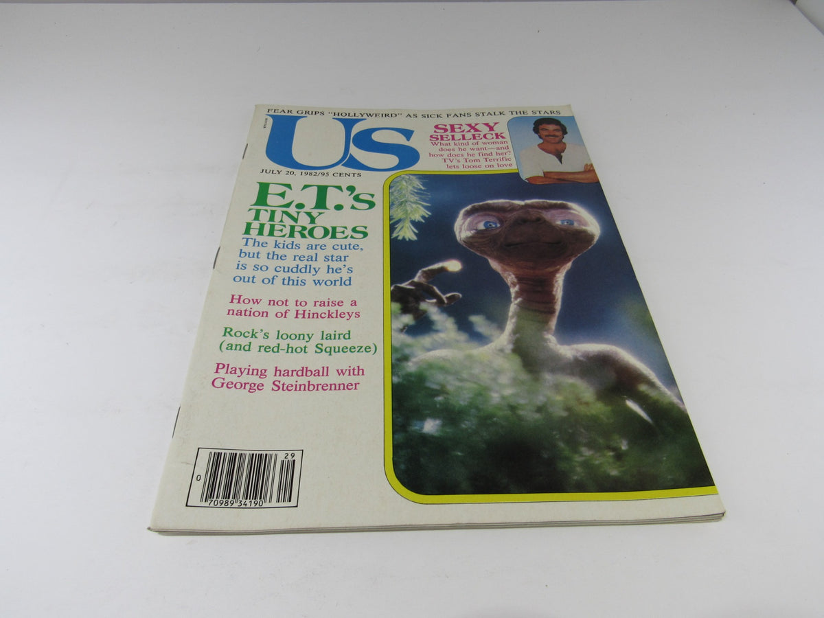 Cover of VTG US Magazine July 20, 1982 featuring E.T. and Tom Selleck, highlighting the theme 'E.T.'s Tiny Heroes'. It showcases striking graphics and is in excellent condition, with no label.