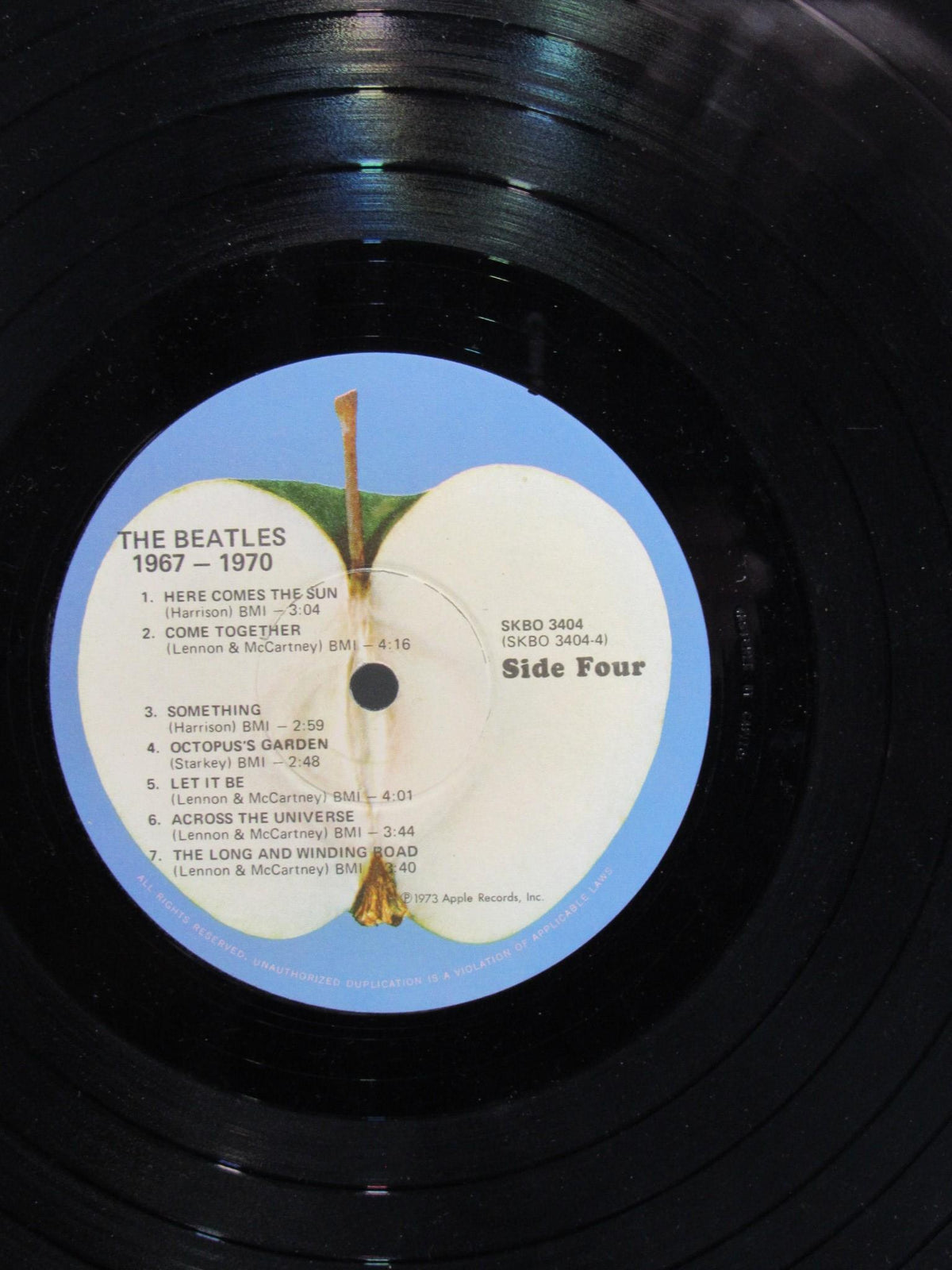 Detail of The Beatles 1967-1970 Gatefold Sleeve 2X LP SKBO 3404 showing Side Four track list on the label.