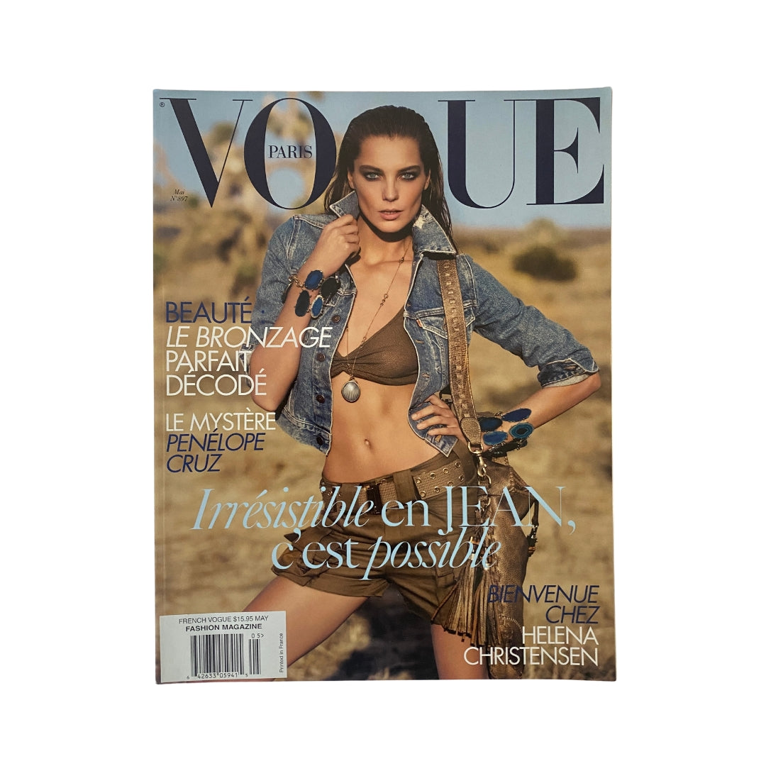 Cover of Vogue Paris Magazine May 2009 featuring Daria Werbowy in a stylish outfit, with the title 'Irresistible en Jean, c'est possible'.