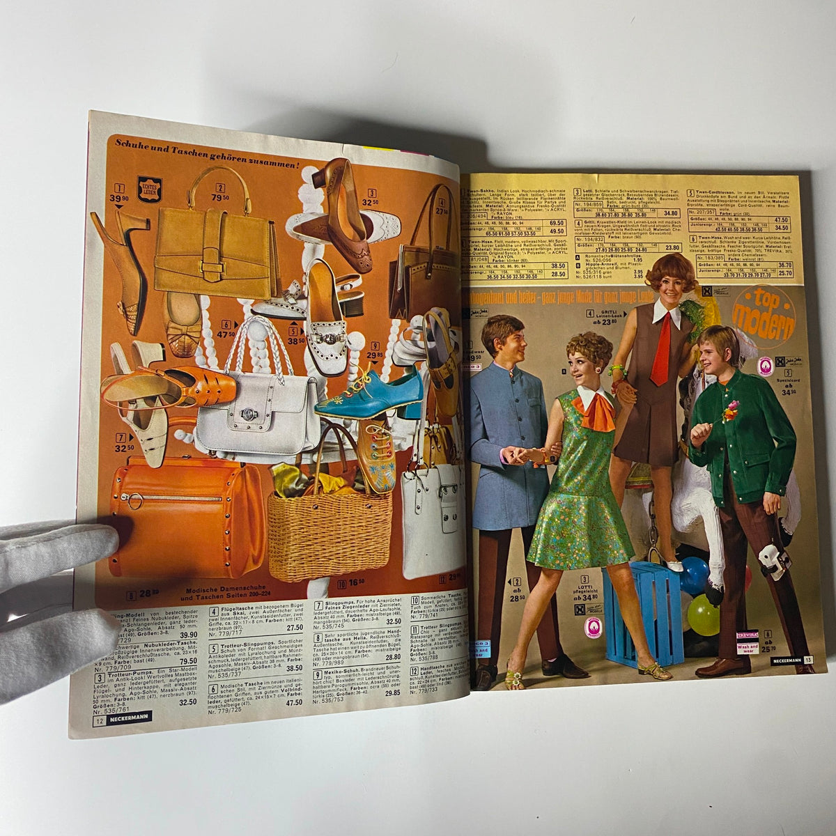 Interior page from the 1968 Neckermann Sommer Catalog featuring an array of shoes and handbags, illustrating the accessory style trends of the late-1960s.