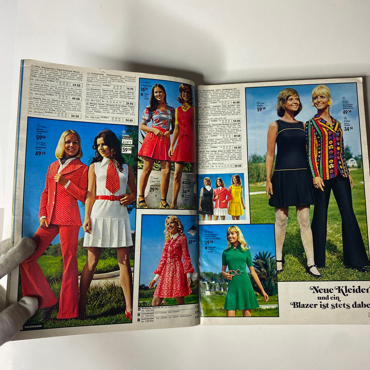 1972 Neckermann Sommer Catalog showcasing vibrant summer fashion including dresses and accessories, highlighting retro styles and contemporary trends from early-1970s Germany.