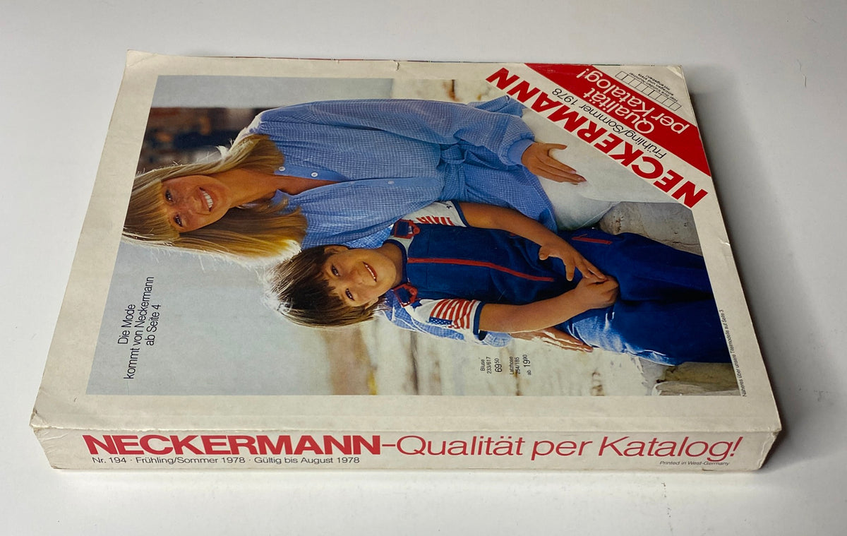 Cover of the 1978 August Neckermann Sommer Catalog featuring a smiling woman in a light blue blouse and a young boy in a colorful outfit. Ideal for collectors interested in vintage fashion from the late 1970s.