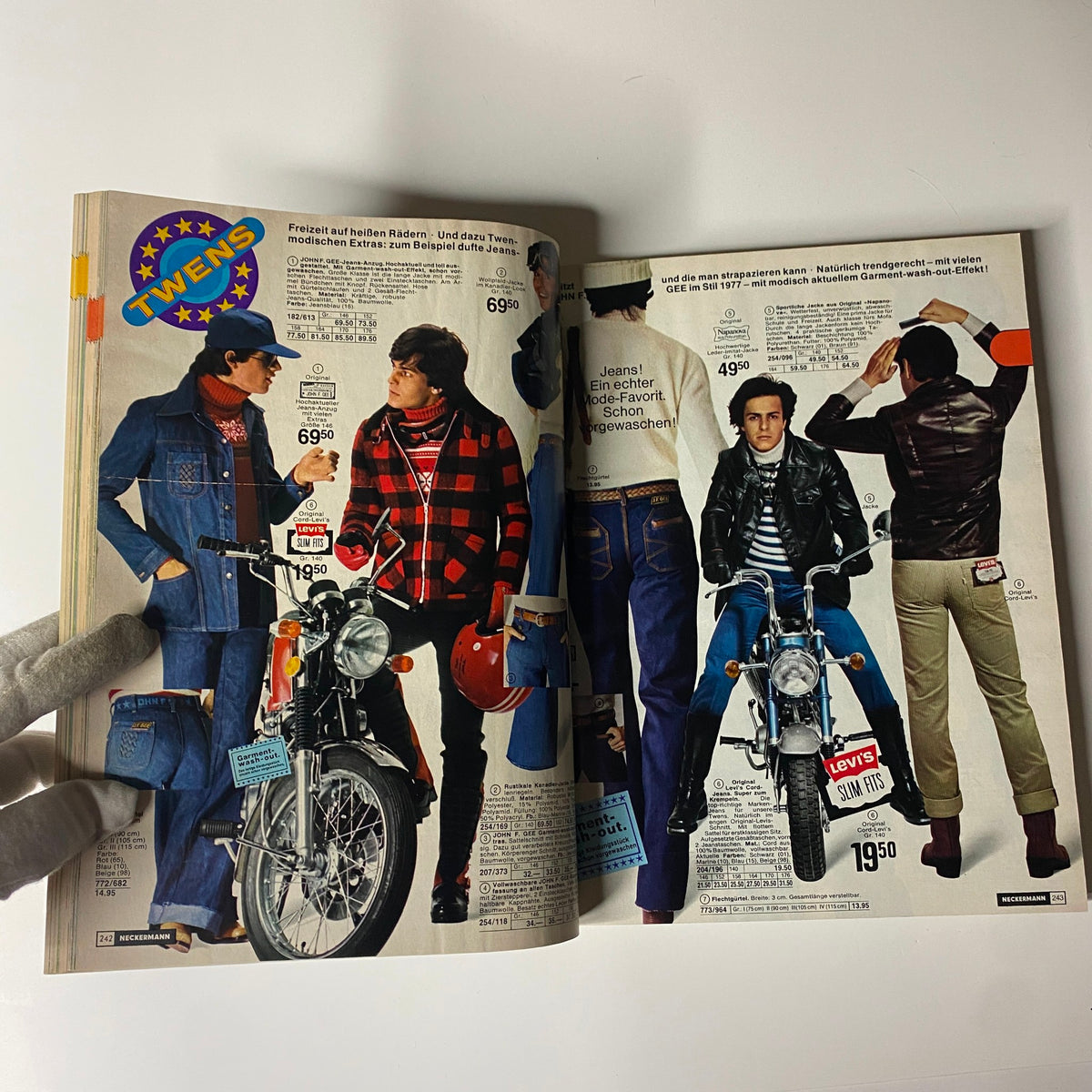 1976-1977 February Neckermann Winter Catalog with young men wearing casual and trendy outfits, highlighting denim and layered looks popular in the 1970s.