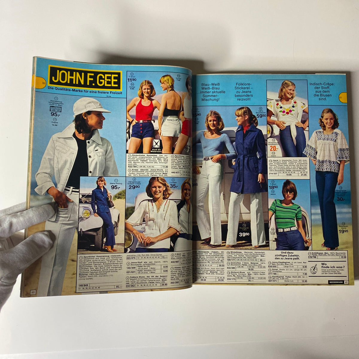 Interior page of the 1977 Neckermann Sommer Catalog featuring fashion items for women, showcasing styles and trends from the 1970s.