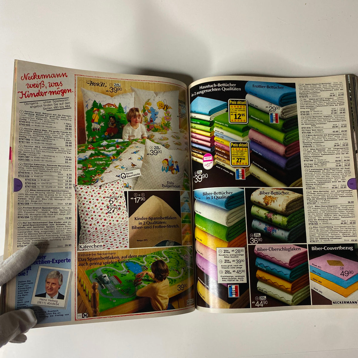 Page from the 1982 Neckermann Summer Catalog featuring children's bedding and furniture, including colorful patterns and pricing details.