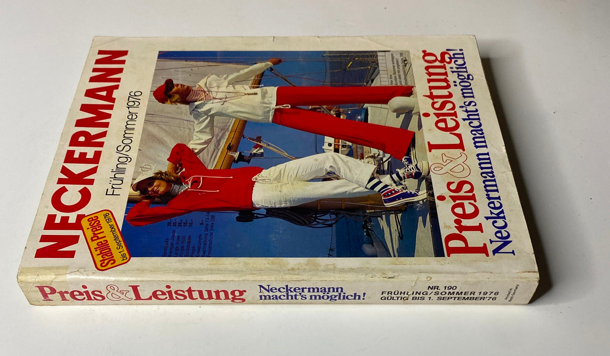 Side view of the 1976 Neckermann Summer Catalog, showing the same models in bright summer clothing, emphasizing vintage fashion and summer styles from the 1970s.