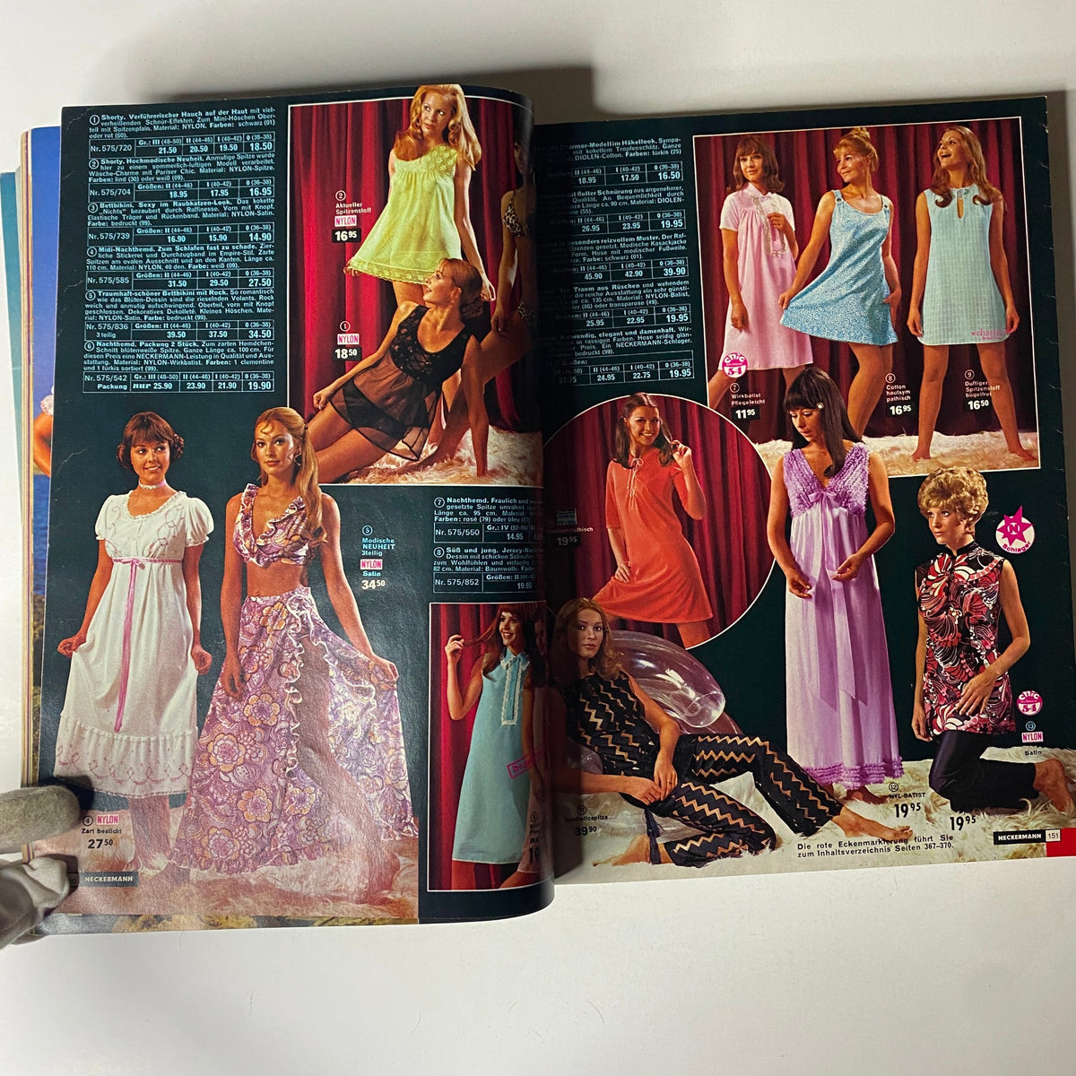 1971 Neckermann Sommer Catalog showcasing vibrant women’s fashion including sleepwear and leisurewear styles, reflecting early 1970s European trends.