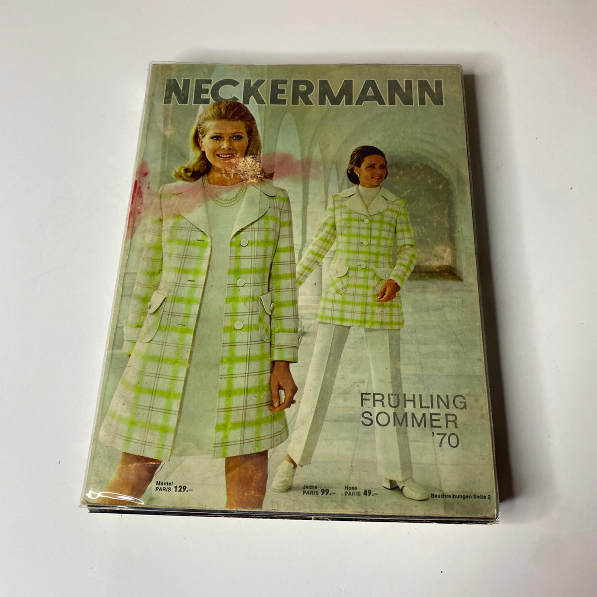 Front cover of the 1970 Neckermann Summer Catalog featuring models wearing fashionable outfits, highlighting spring and summer styles.