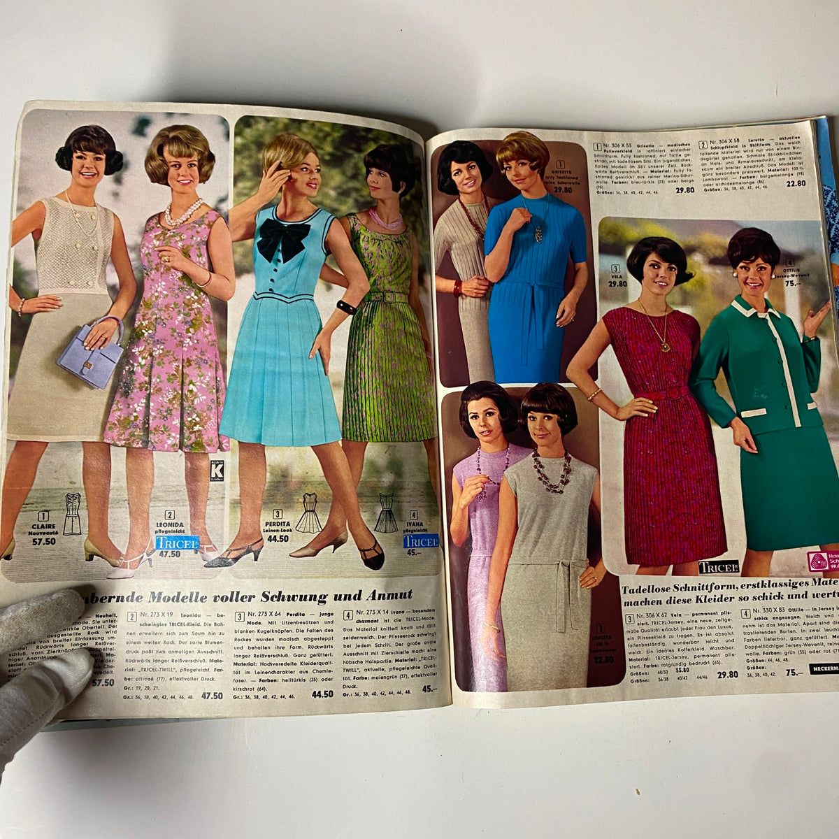 1966 Neckermann Summer Catalog showing a range of colorful dresses and outfits, capturing the vibrant styles of mid-1960s Europe.