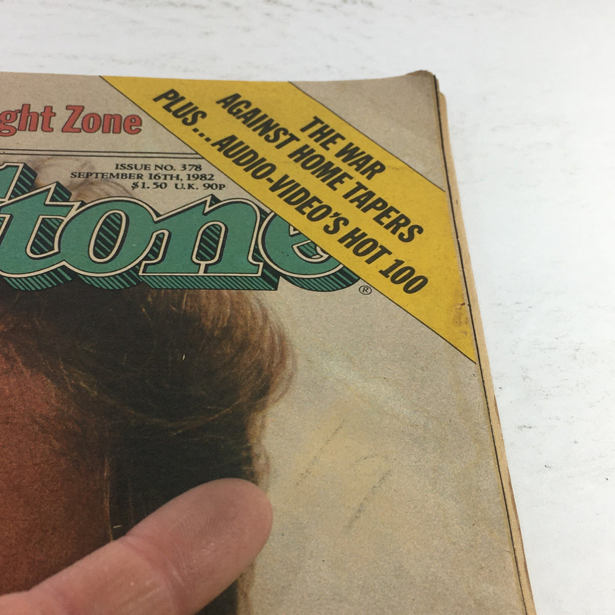Close-up view of the VTG Rolling Stone Magazine September 16 1982, showcasing the title and cover details. Featuring the iconic headline 'Robin Williams Comes Clean' and additional text about the magazine's issue.